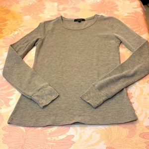 Gray scoop neck thermal long sleeve activewear top, large.